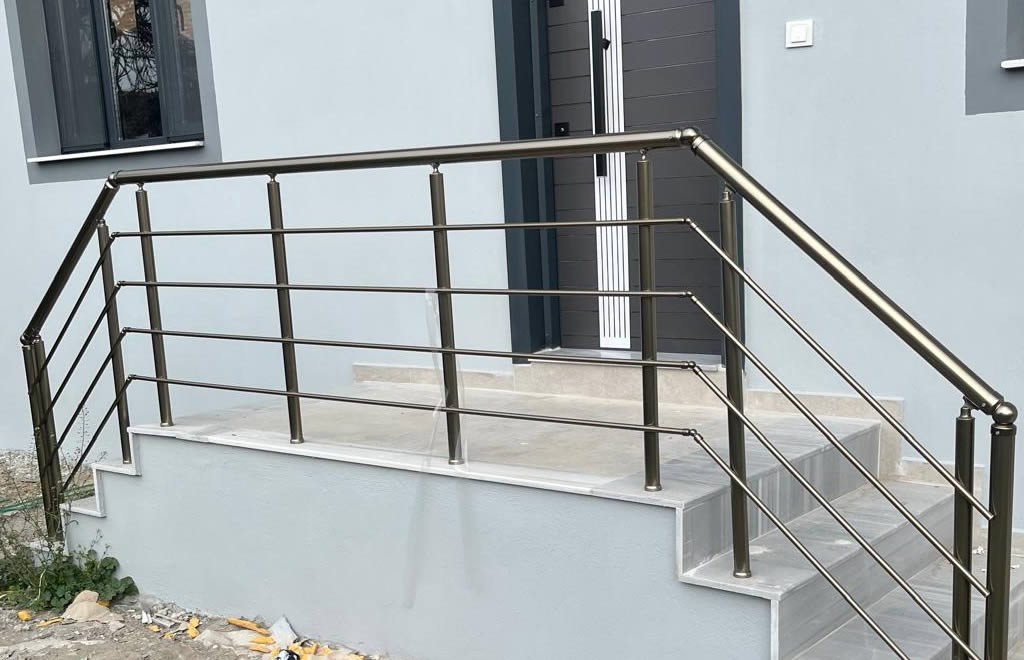 Korkuluk Küpeşte ovakent